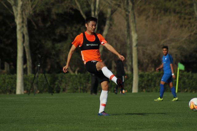 胡金秋24分广厦力克广东 徐杰16分孙铭徽31+8